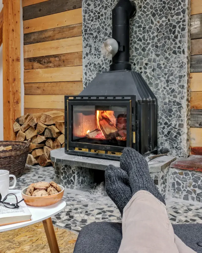 Poêle à bois par Maillard Porcher à Saint-Père en Retz